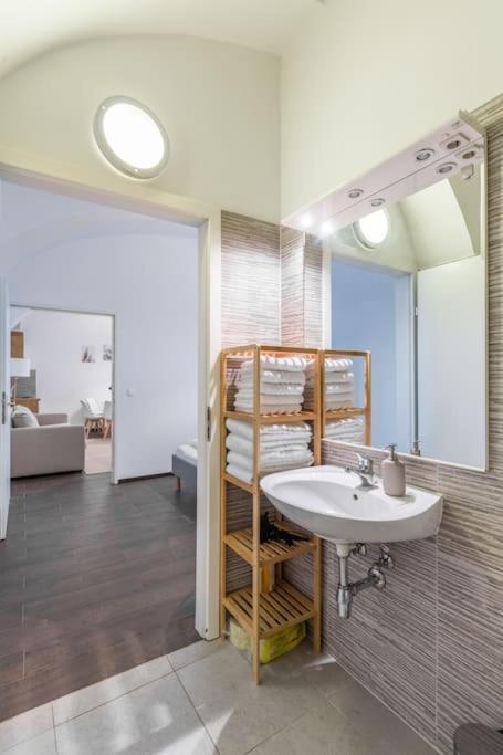 Free Parking I 500 Mbit Wifi I Kingsize Bed Vienna