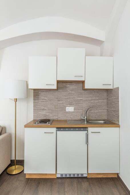 Free Parking I 500 Mbit Wifi I Kingsize Bed Apartment *