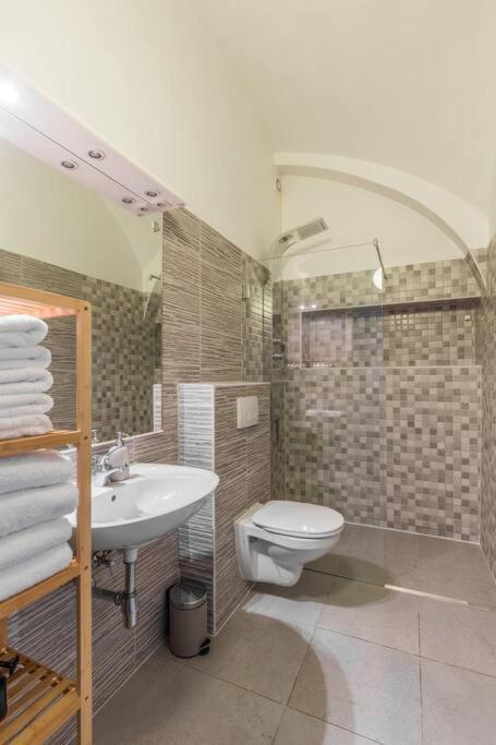 Apartment Free Parking I 500 Mbit Wifi I Kingsize Bed *